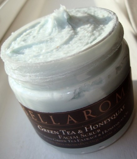 Green Tea & Honeyquat Facial Scrub